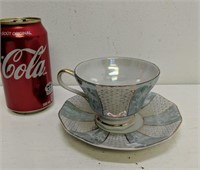 Tasse à thé et soucoupe, fabriquées au Japon