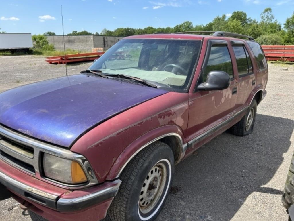 CHEVY S10 BLAZER-179,000 MILES-SEE MORE