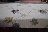 Quilt With Embroidery & Appliqued Flowers 92x96