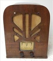 Philco Model 38-93 Tombstone Tube Radio 15"