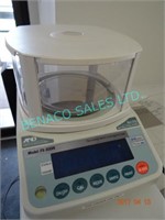 1X, A & D FX-300i DIGITAL SCALE