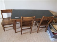 CHILD TABLE AND CHAIR OAK 1920-30S