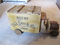 DUCK DECOY TOY TRUCK BOX SLIDE TOP W/2 DUCK DECOYS