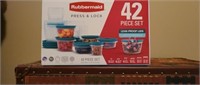 Rubbermaid Press and Lock 42 pc set containers