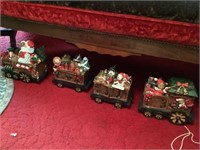 4 piece Santa train set 7" each section