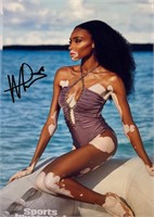 Autograph COA Winnie Harlow Photo