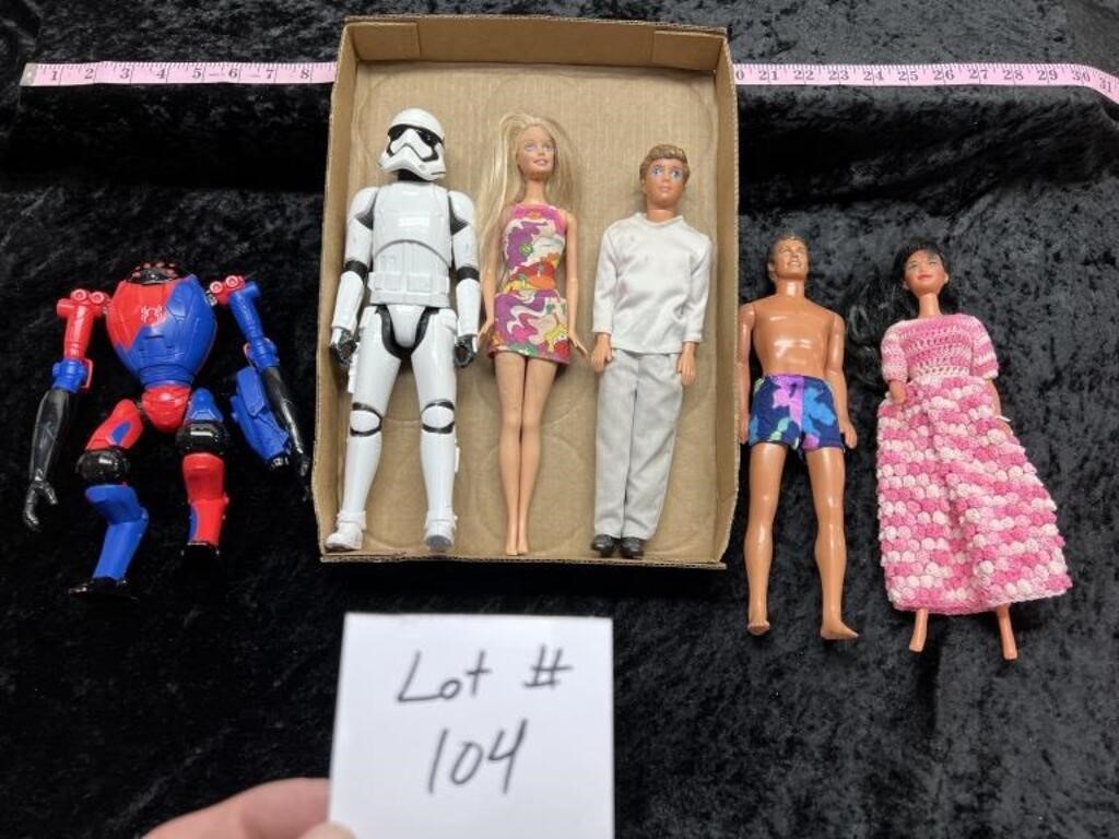 Doll and figurine lot.