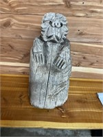 TREE STUMP BEAR CARVING