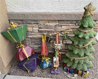 Christmas Yard Decor: Presents, Evergreen Tree