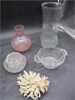 Vases, Coral, Glass Frog