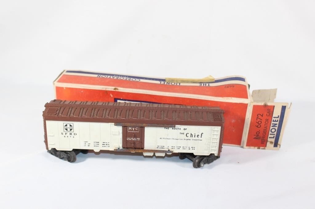 Lionel Trains #6672 Refrigerator Car with Box