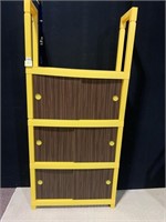 PLASTIC SHELF UNIT MCM YELLOW W/ SLIDING BROWN