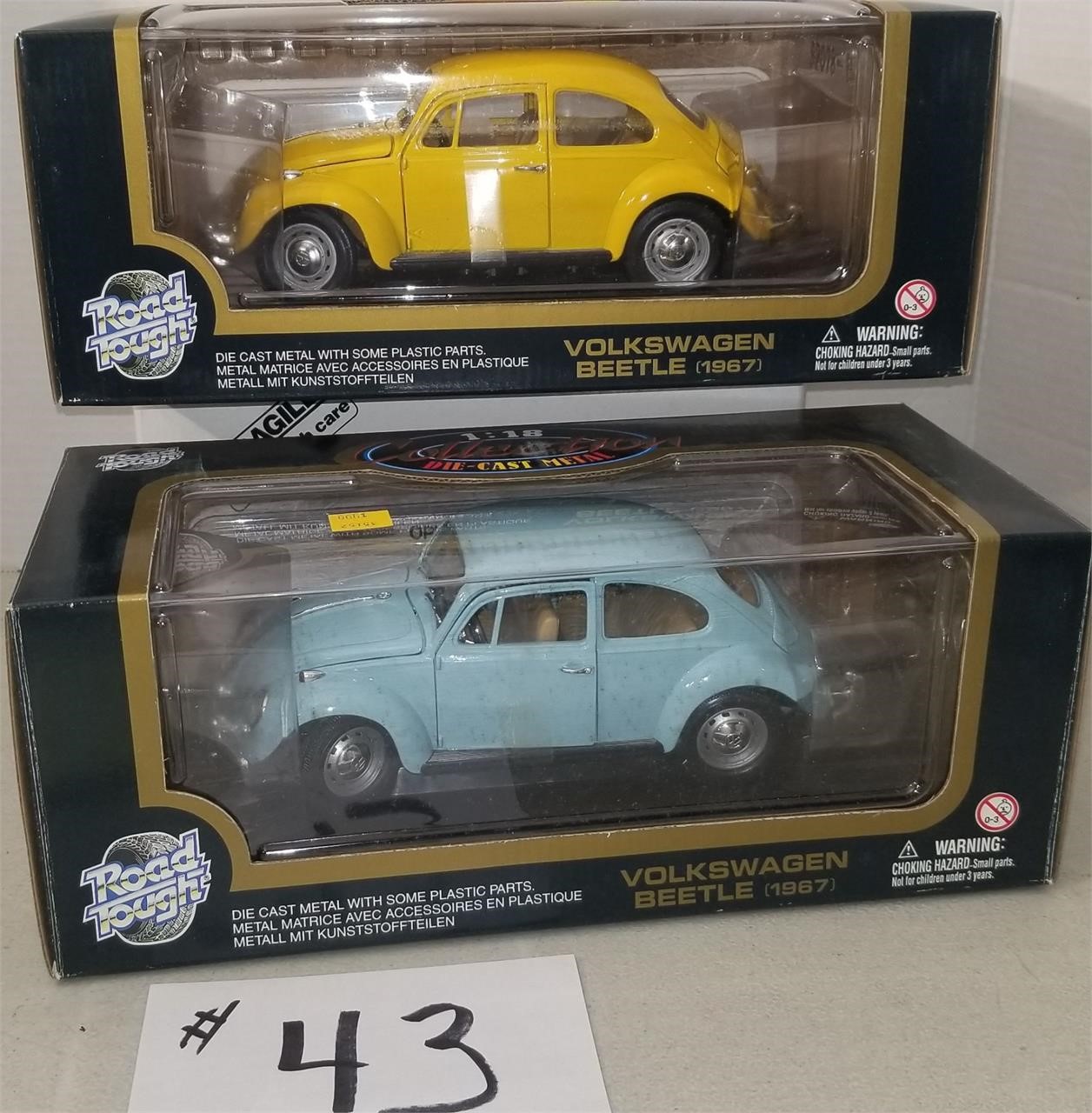 2 1967 Volkswagen Beetle Cars 1:18 scale Die Cast