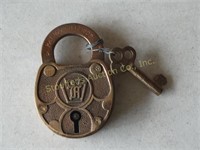 1908 Brass padlock w/key, Fraim?