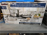 NEW STAINLESS STEEL COOKING SET