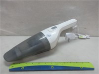 RECHARGEABLE HAND VAC - UNTESTED
