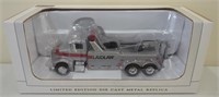 Spec Cast Peterbilt 385 Wrecker NIB 1/64