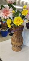 Wicker vase big flowers