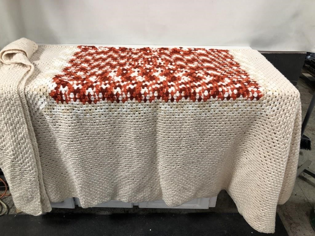 HAND CROCHETED KING SIZE BED SPREAD