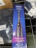 Oral B Pro 100 CrossAction, Battery Powered
