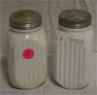 VTG SET OF MILK GLASS HAZEL ATLAS STYLE S/P SHAKER