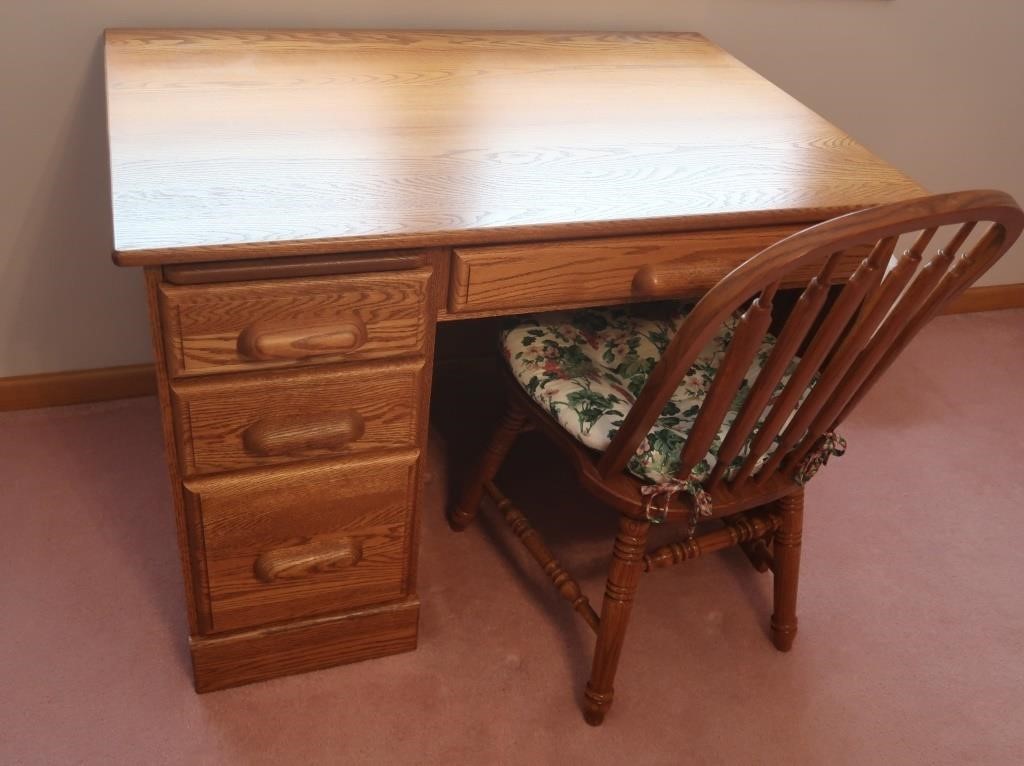 Richardson Bros. Solid Oak Desk w/Chair