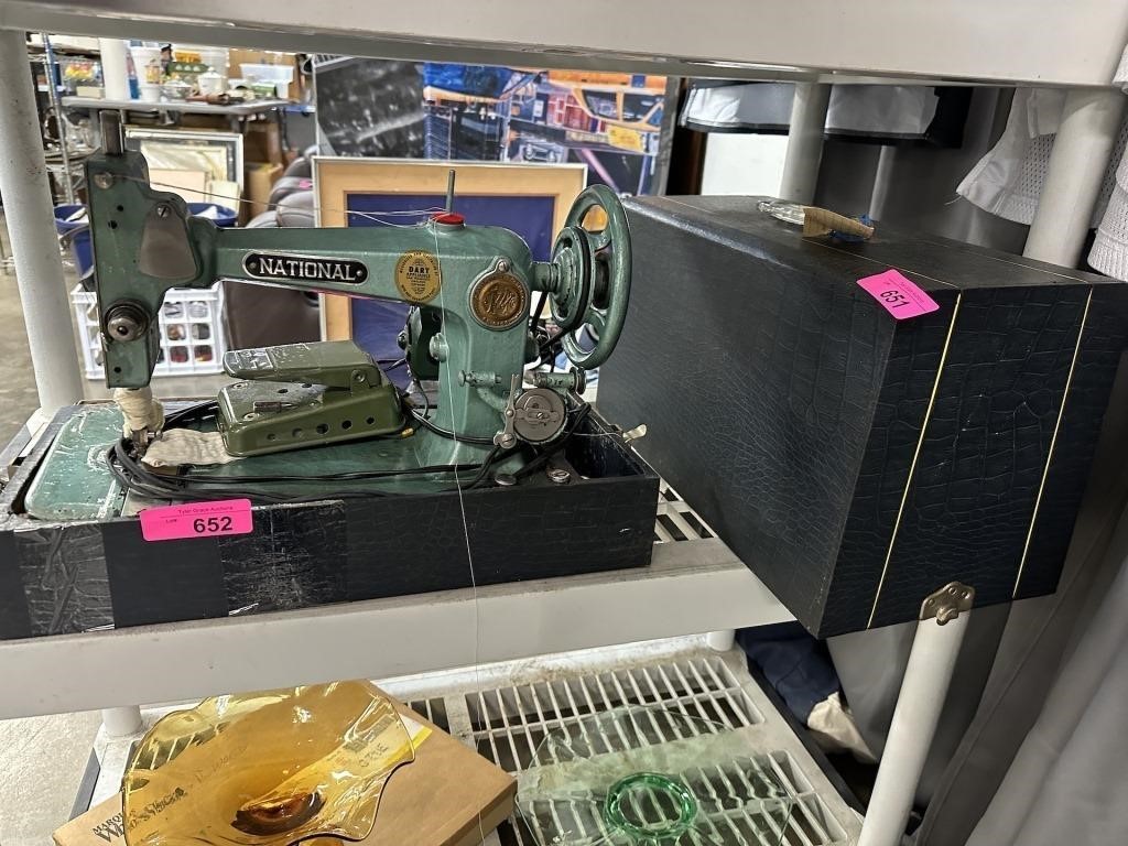 VTG NATIONAL SEWING MACHINE