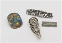 4 BROOCHES