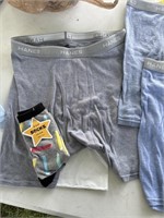 men’s large Hanes  with new socks