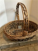 Large Round Wicker Basket w Handle