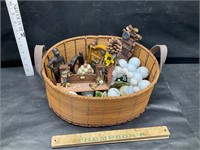 Basket with golf decor