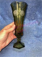 Vtg green coin glass vase 8in tall