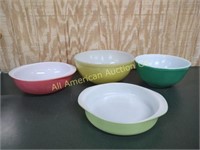 LOT OF 4 VINTAGE PYREX DISHES