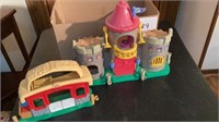 Castle and barn toys