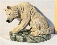 9 in wolf statue