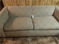 VTG 6FT COUCH/HIDE-A-BED