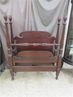 ANTIQUE CARVED MAHOGANY TWIN SIZE POSTER BED WITH