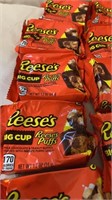 LOT OF 10 REESES BIG CUP WITH REESES PUFFS 1.2 OZ