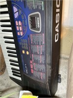 CASIO LK30 KEYBOARD WITH STAND