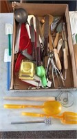 Kitchen tools-spatulas knives ,fruit scoop,