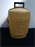 Vintage 1971 Coleman lantern with carry case