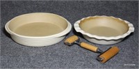 2pc Pampered Chef Dishes & Pasta Roller