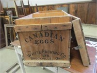 GREAT VINTAGE EGG CRATE WITH LID