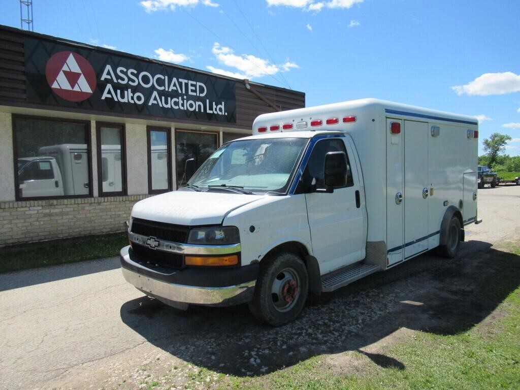 2016 CRESTLINE CHEVROLET EXPRESS 3500