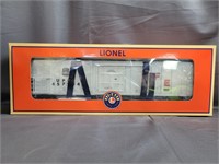 NIB Lionel O Gauge PFE Mechanical Refrigerator Car