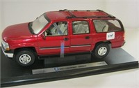 Welly 2001 Chevrolet Suburban (11 inches long)