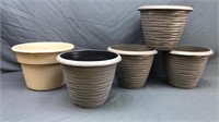 5 Plastic Flower Planter Pots In Tan, Brown &