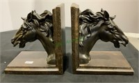 Home Interiors equine horse heads features