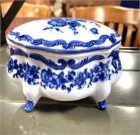 Blue and white jewelry box