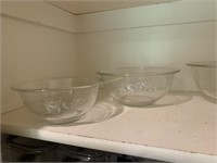 Corning Glass Nesting Mixing Bowls with White